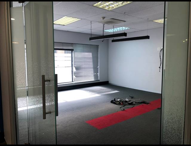 355M² OFFICE TO LET IN WIERDA VALLEY